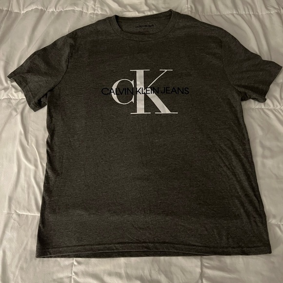 Calvin Klein Other - Calvin Klein- Tee Shirt​​​